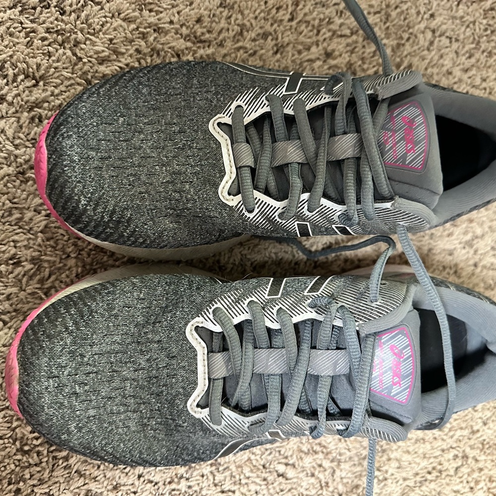 Women's Gray and Pink ASICS Athletic Shoes (9 WIDE)